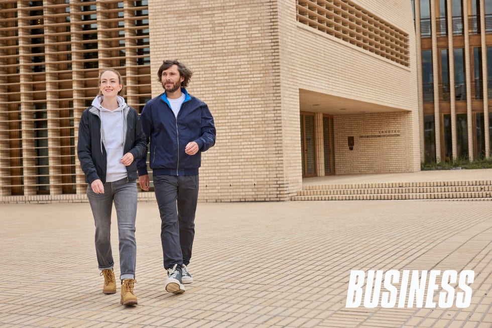 Obrázek: business-0065-3710x2475-schriftzug-de-en-modulecms-e-hwkjvagmc-a0tuto6xjw-m