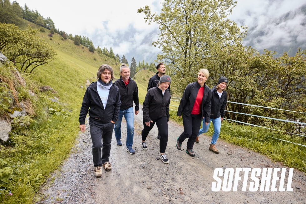 Obrázek: softshell-0234-3710x2475-schriftzug-de-en-modulecms-mo7yx7nwuxfjwng3jjigtg-m